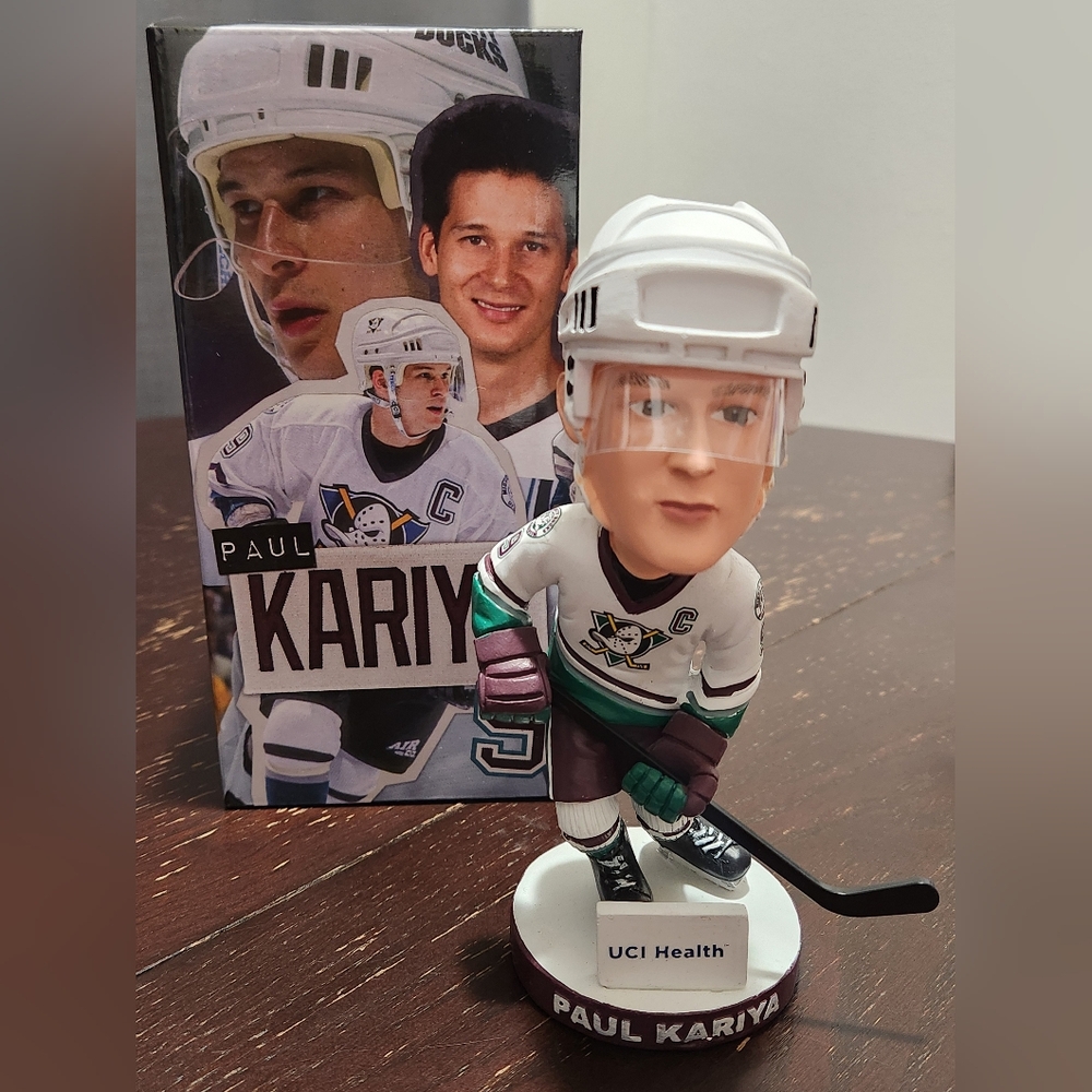 Anaheim ducks #9 Paul Kariya bobble head